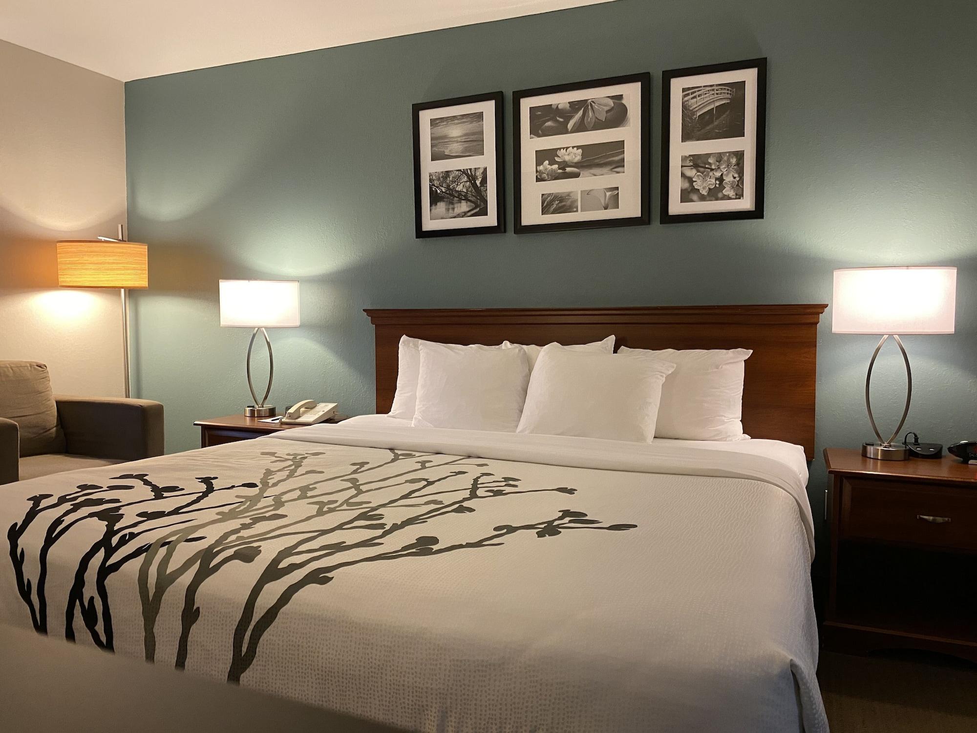 Hotel Sleep & I-70