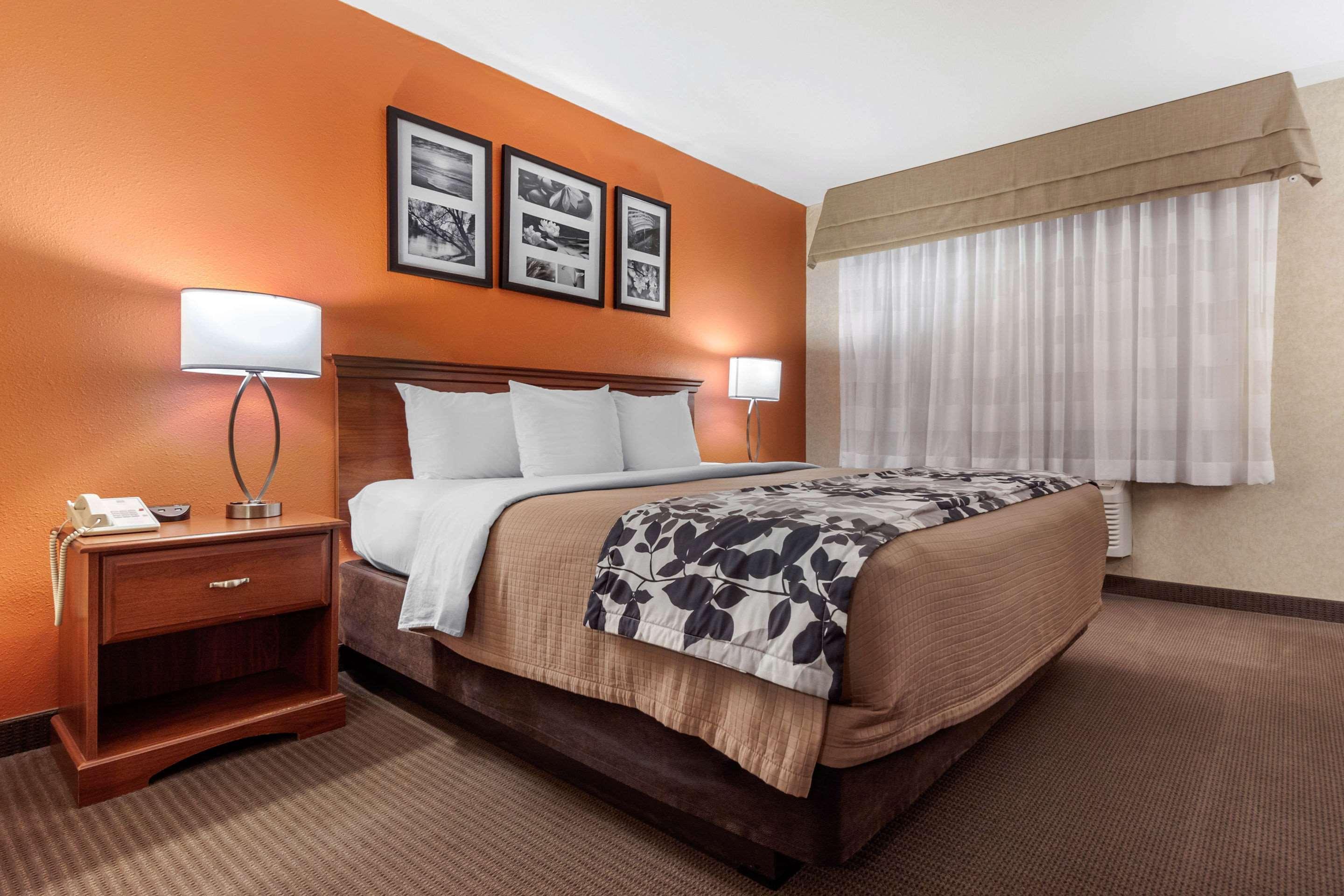 Hotel Sleep & I-70 3*