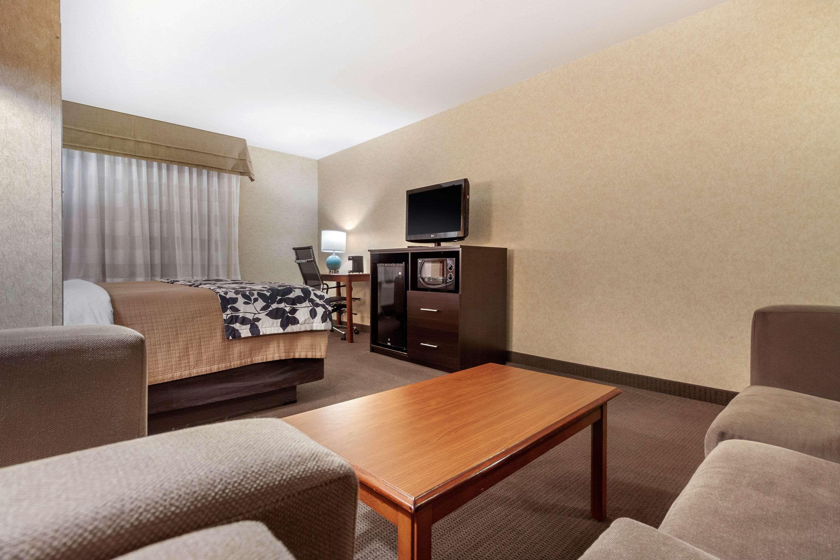 Sleep & I-70 Hotel