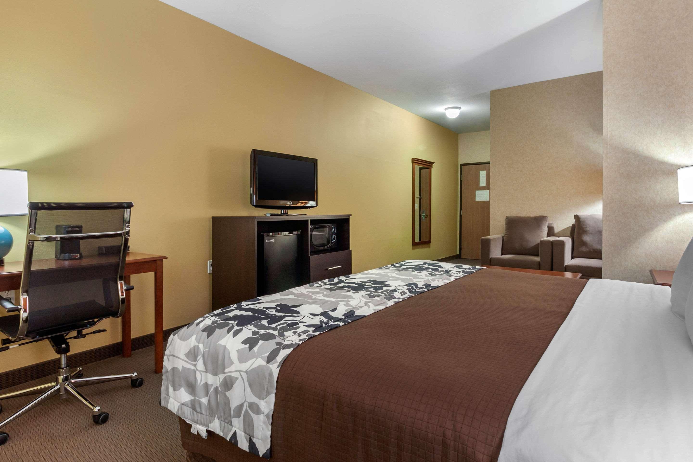 Hotel Sleep & I-70