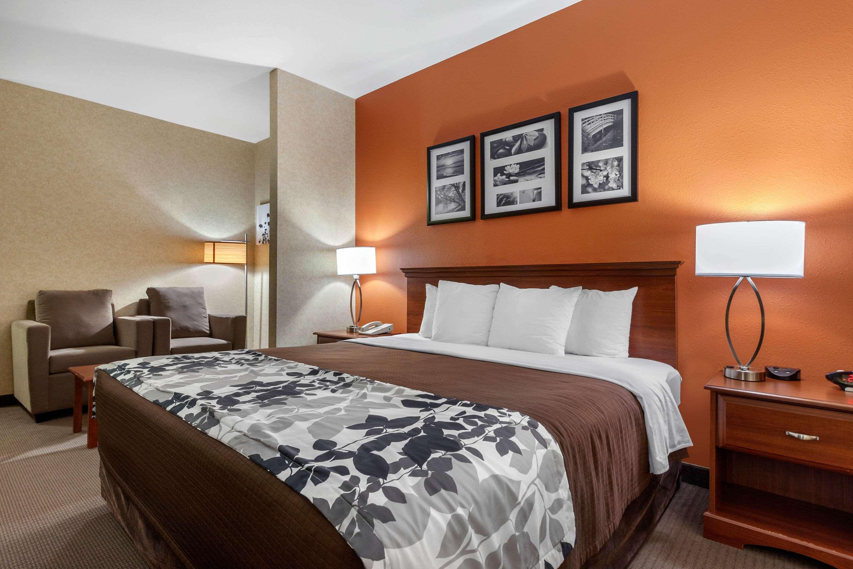 Hotel Sleep & I-70