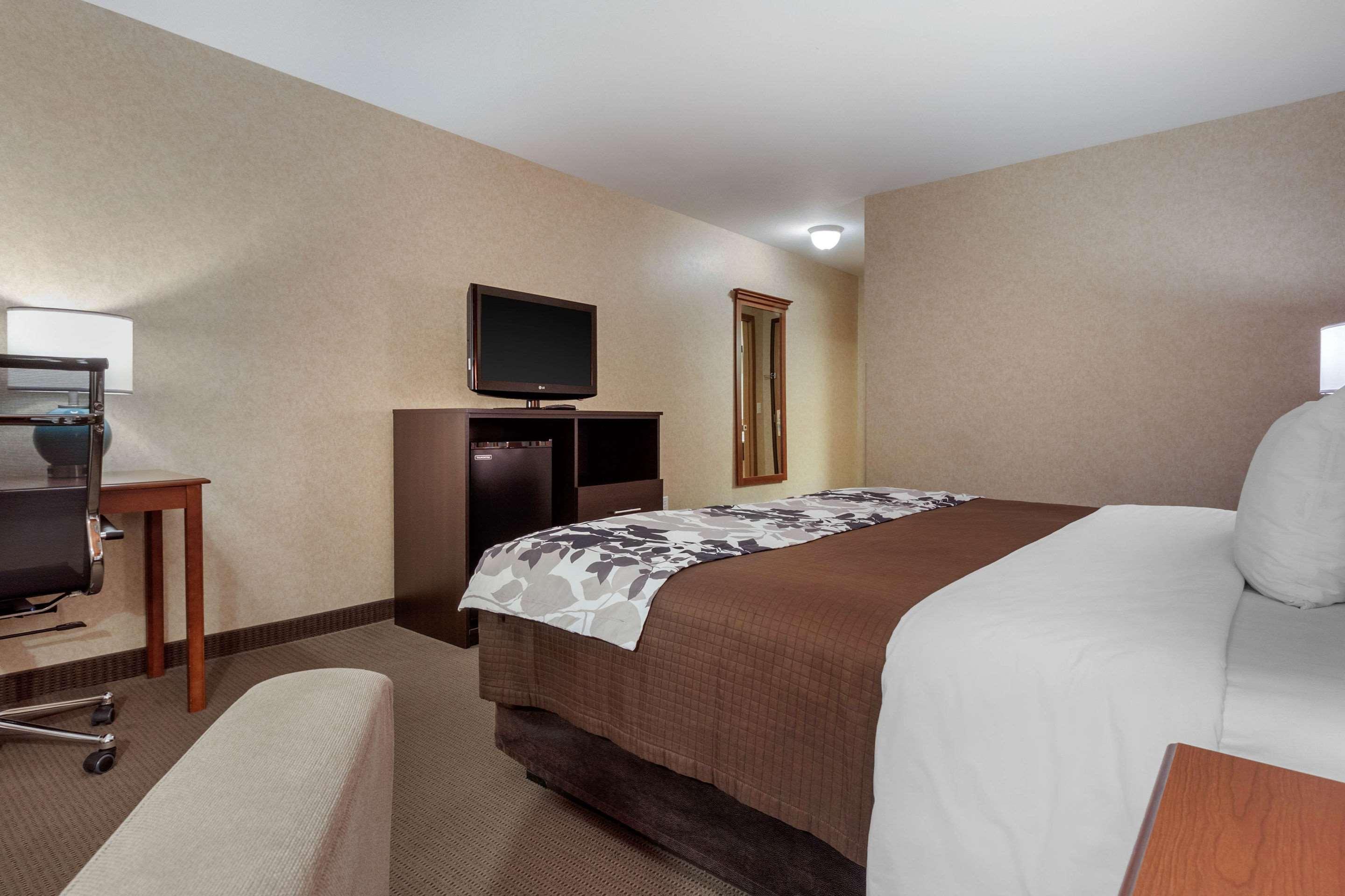 Hotel Sleep & I-70 3*