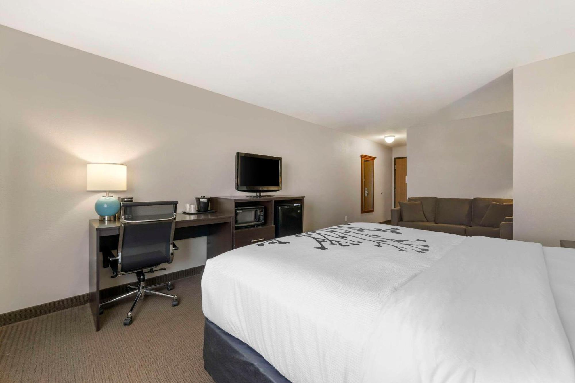 Sleep & I-70 Hotel