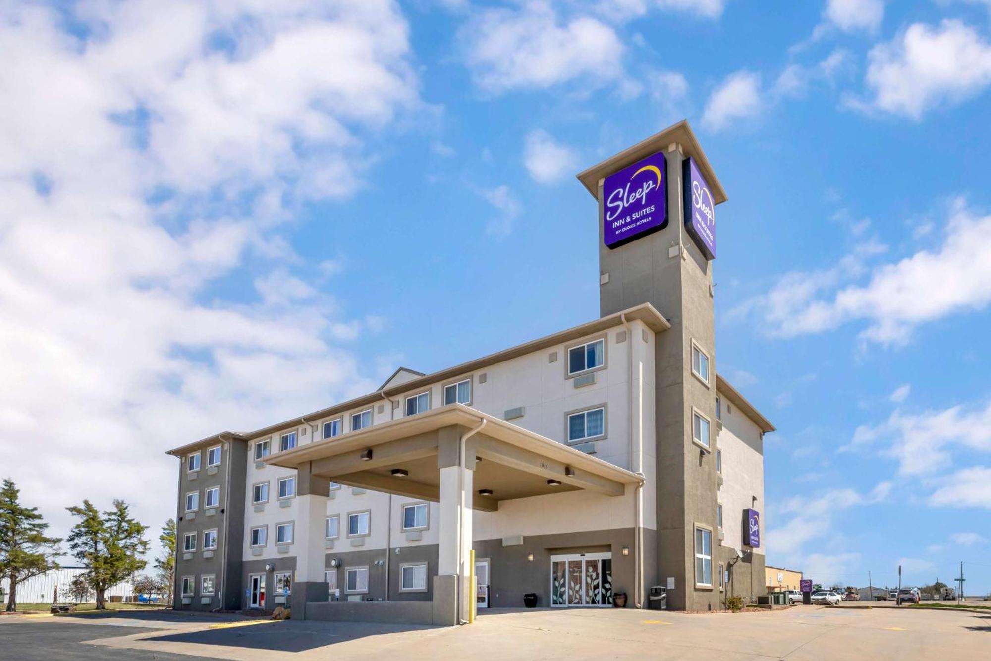 Sleep & I-70 Hotel Hays